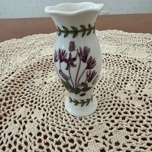 Portmeirion White and Green Accent Vase